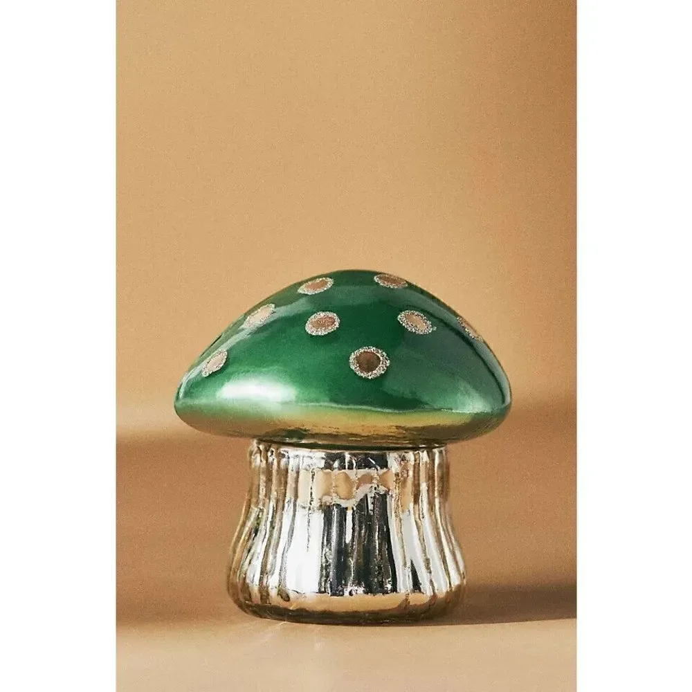 Anthropologie Mushroom Fungi Fresh White Fir & Citrus Glass Candle Green NEW